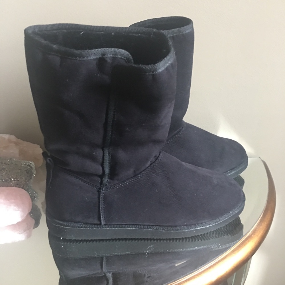 Old Navy Black Boots